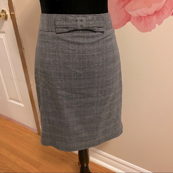 Loft Pencil Skirt Size 4 - Picture 3 of 7
